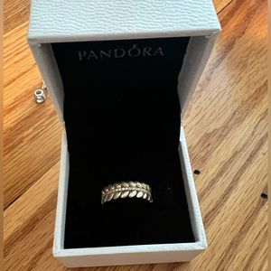 Pandora Shine 18K Gold Sparkle Crystal Band Ring (size 8)
